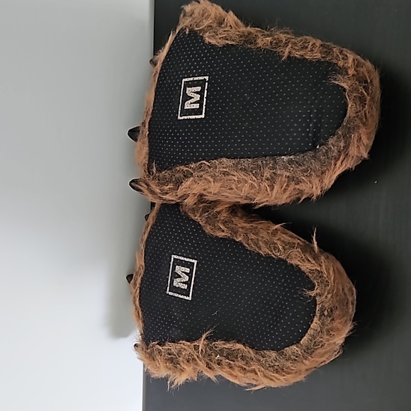 Bear Feet Slippers - Picture 4 of 4